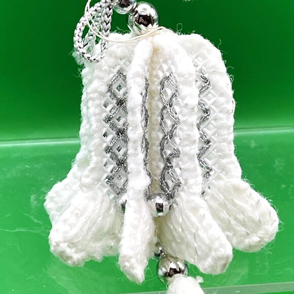 Set 3 Vintage Crochet Bell Ornaments Handmade White Silver 80s Christmas Décor - Picture 4 of 7
